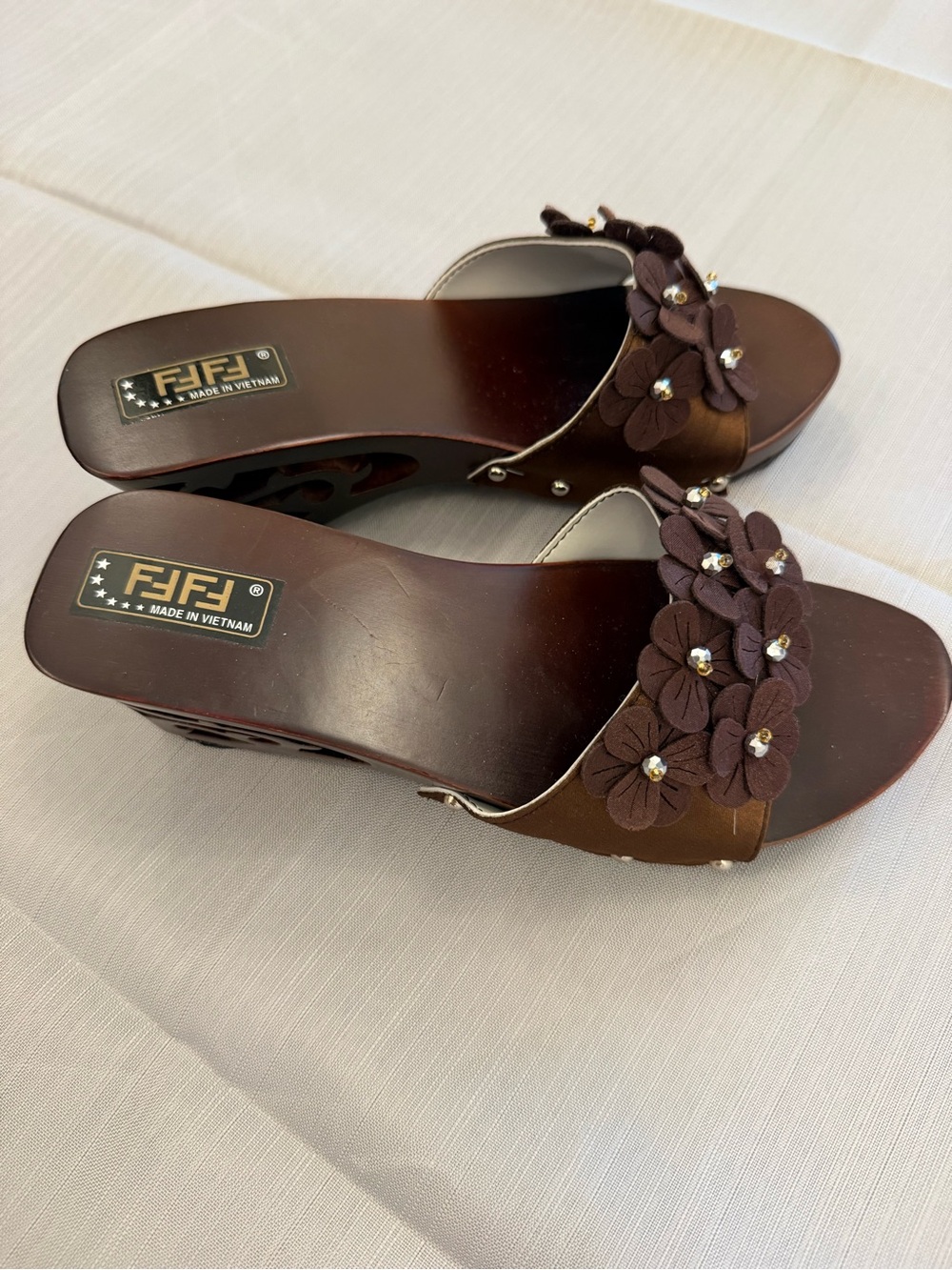 Vintage Brown Carved Wood Platform Wedge Sandals Size 7,5